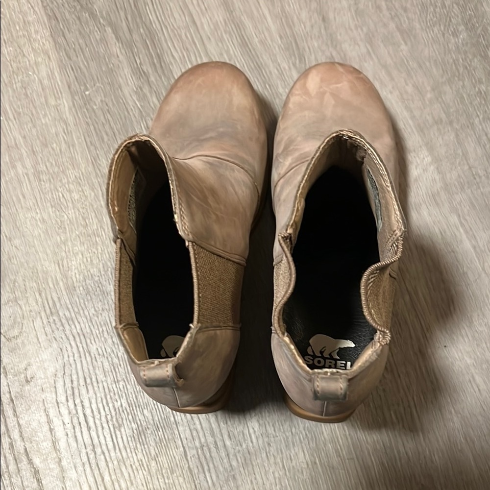 Sorel Tan Ankle Boots with Wedge Heel and Rugged Sole - Picture 5 of 6